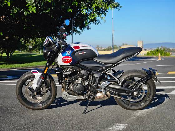 TRIUMPH TRIDENT 660 TRIPLE TRIBUTE EDITION TRIUMPH TRIDENT 660 TRIPLE TRIBUTE EDITION